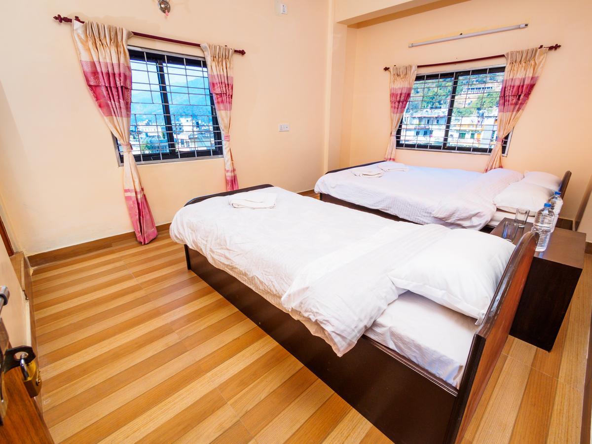 Hotel Sunflower Pokhara Dış mekan fotoğraf